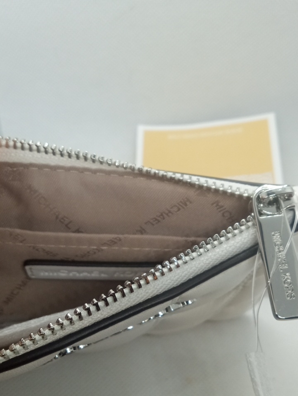 MICHAEL KORS CARD CASE - Picture 8 of 10